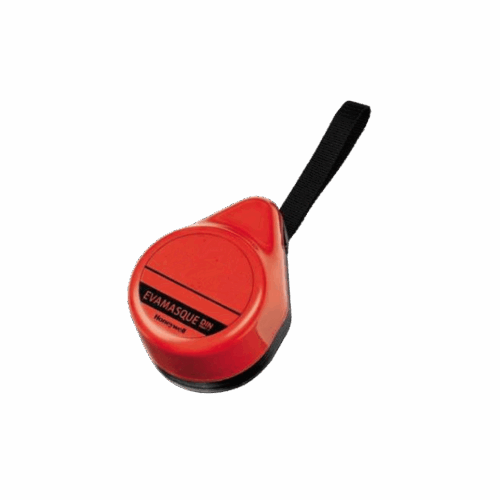 Le Evamasque est un masque léger et compact, offrant une utilisation simple et rapide. Il est fabriqué en EPDM noir avec une valve d'inhalation en néoprène, une valve d'expiration en silicone et un bracelet en élastomère. Le masque est doté d'un filtre composé de carbone, de papier et de PA non tissé. Ses dimensions sont de 15,5 x 10 x 8 cm. Points forts : - Conçu spécifiquement comme un demi-masque filtrant pour les évacuations d'urgence dans des environnements chimiques, avec une durée de filtration de 15 minutes. - Son utilisation est pratique, simple et sûre. - Sa conception compacte et légère permet un port facile à la ceinture. - Le masque peut être stocké jusqu'à 12 ans, ce qui équivaut à 4 années sans maintenance et à 2 changements de filtre sur la période de stockage maximale. Applications : Le masque Eva est particulièrement adapté aux évacuations d'urgence dans le secteur pétrolier et gazier ainsi que dans l'industrie chimique, à condition qu'il n'y ait pas de risque d'éclaboussure. Il est spécifiquement conçu comme un demi-masque filtrant pour les évacuations d'une durée de 15 minutes dans des environnements chimiques.